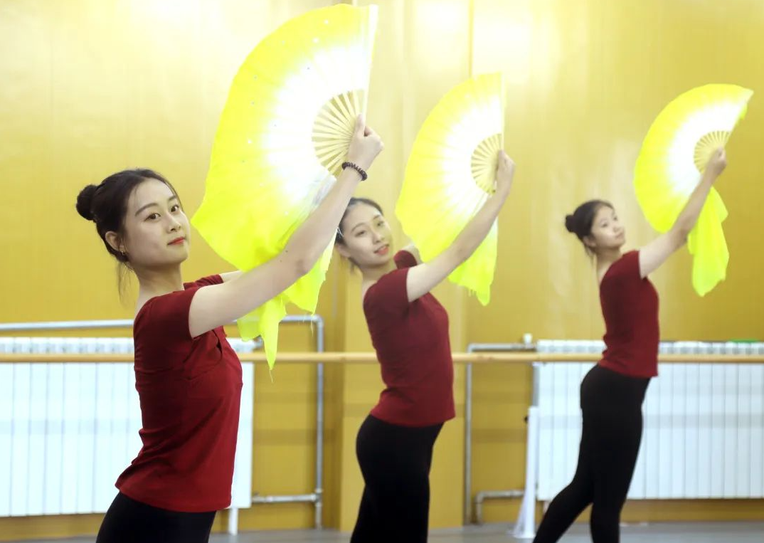 山東圣翰財(cái)貿(mào)職業(yè)學(xué)院藝術(shù)學(xué)院等你來(lái)